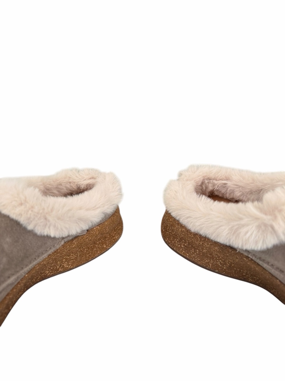 Taos Woman’s Future Cozy Clog Faux Fur Dark Taupe Suede Lining Size 8 - Picture 6 of 10